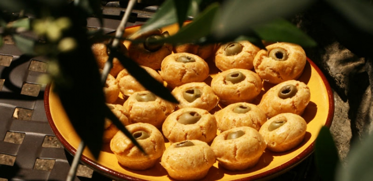 Bouchées au curry et olives