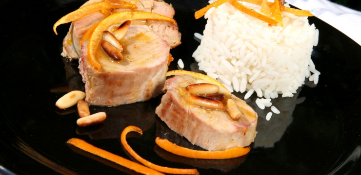 Filet mignon de porc aux oranges et pignons de pin