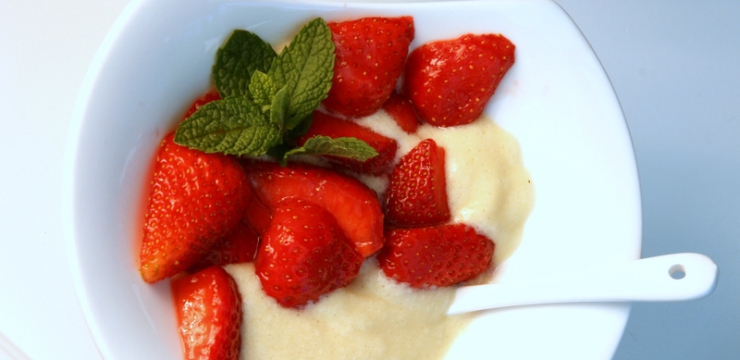 Fraises et crème mousseline à la menthe